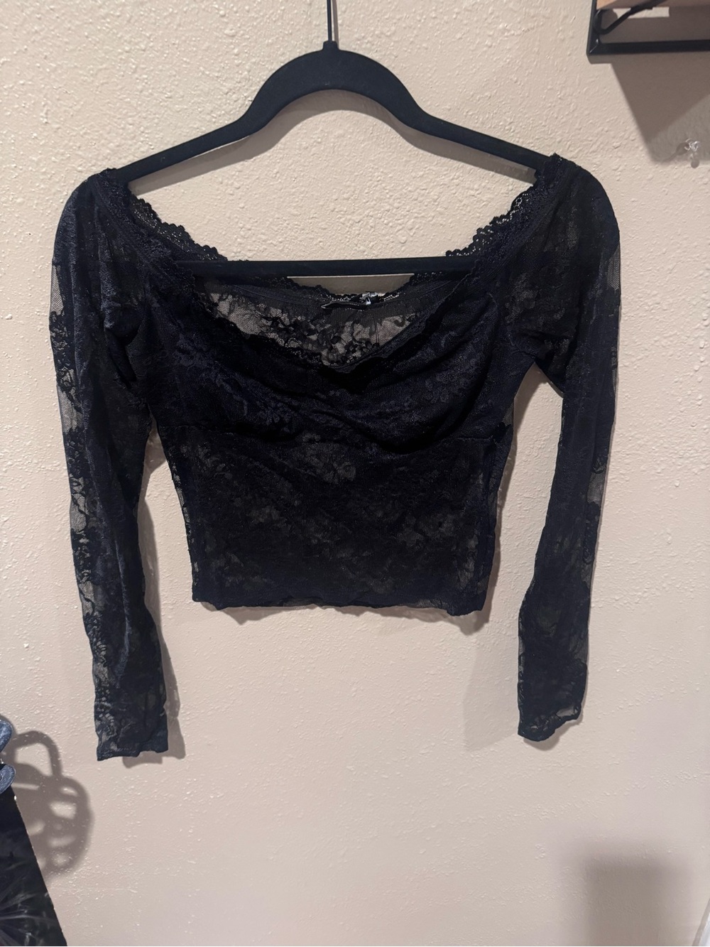Fashion Nova Black Lace Long Sleeve Cropped Top